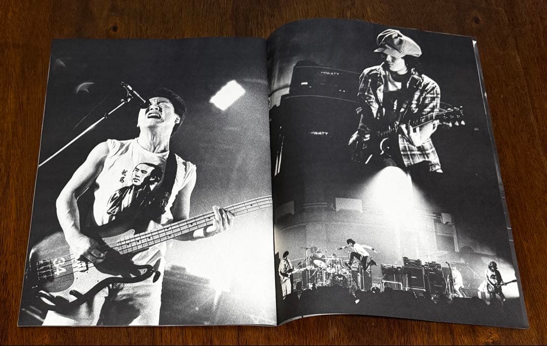 the Blue Hearts☆Tシャツ 未使用 バッジ付き シリアルNo.入り