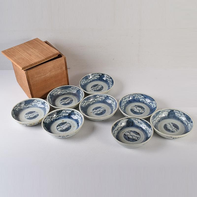 和食器　伊万里焼　古伊万里　染付　花草文　皿　八客　時代箱付　C　7626 古伊万里 染付微塵唐草文 輪花七寸皿 1枚 | Kaikaroman ONLINE STORE