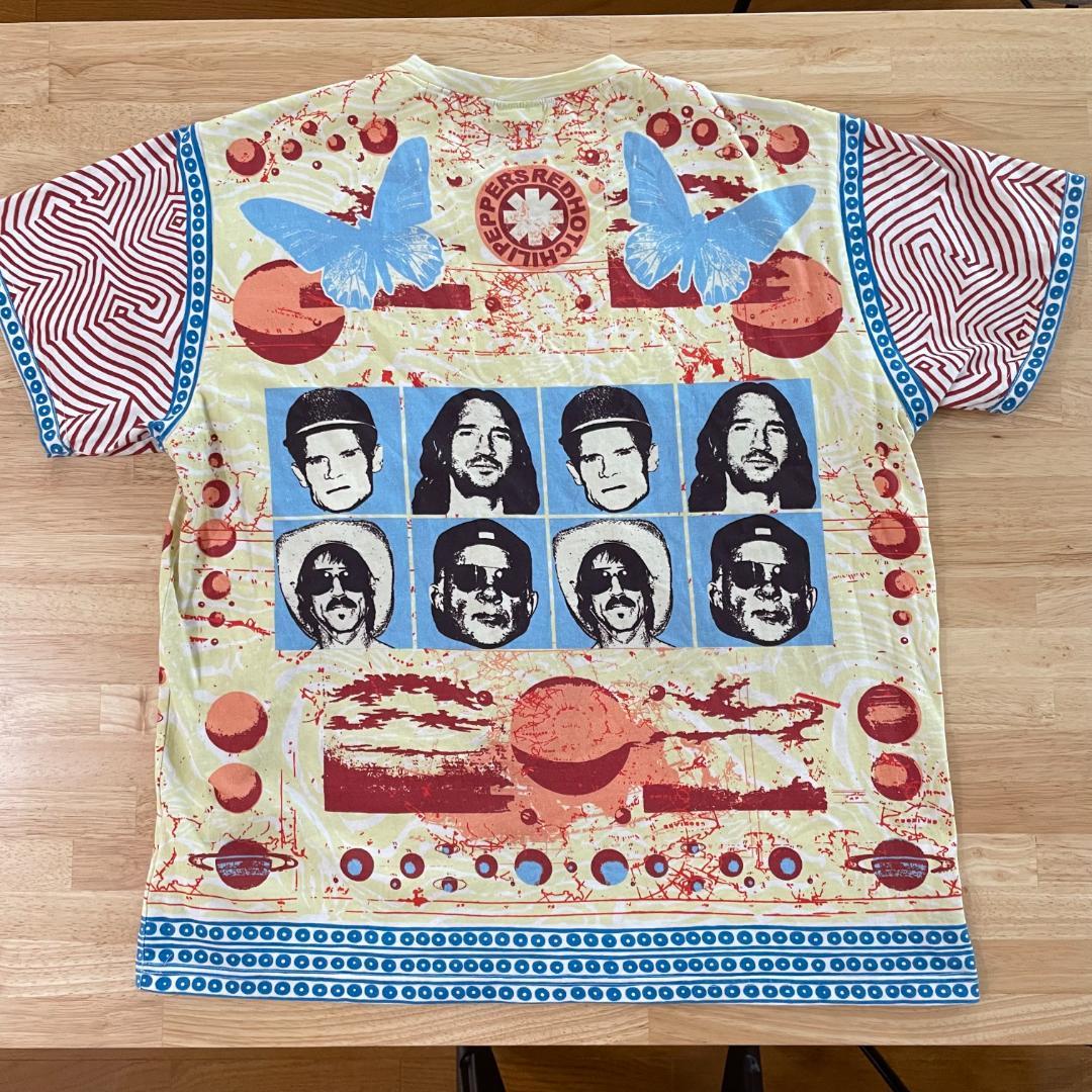 RED HOT CHILI PEPPERS UNLIMITED Tシャツ