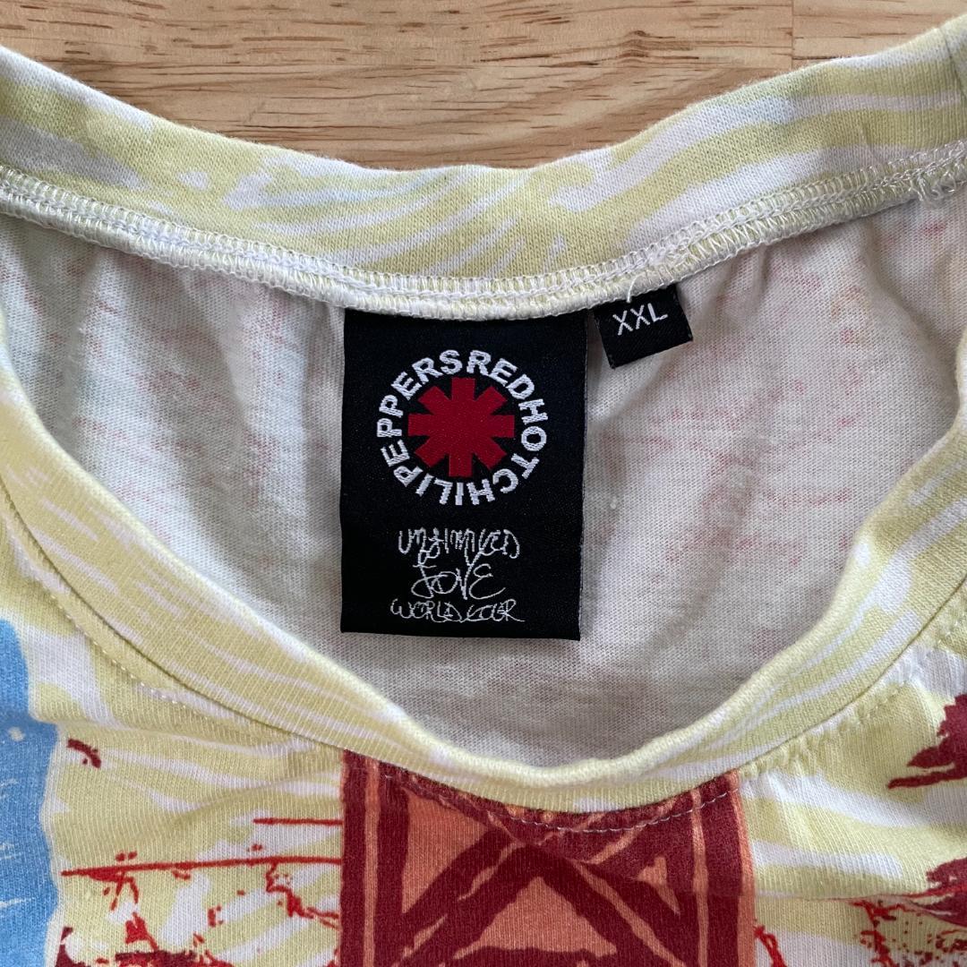 RED HOT CHILI PEPPERS UNLIMITED Tシャツ