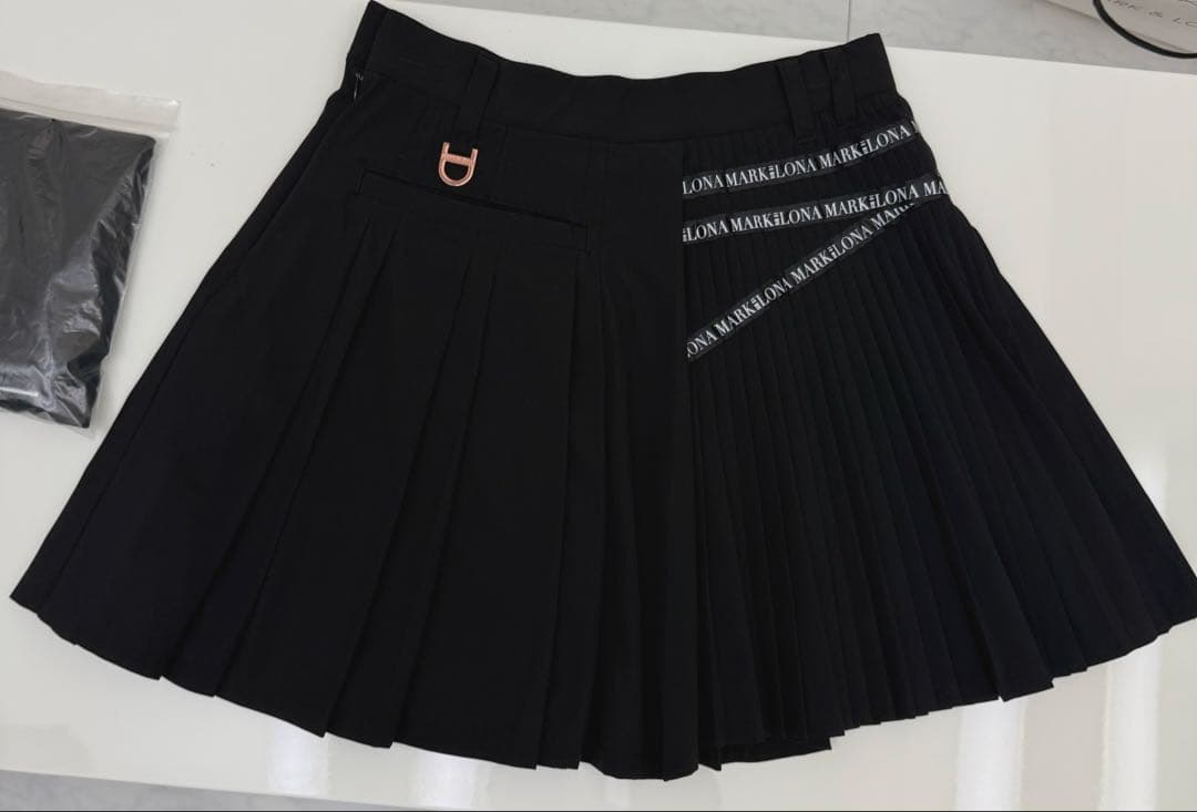 新作！】 MARK&ELONA ブラック プリーツスカート