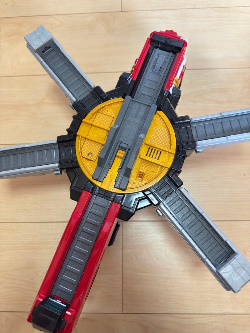 烈車戦隊　トッキュージャー　　最強合体　ビルドダイオー