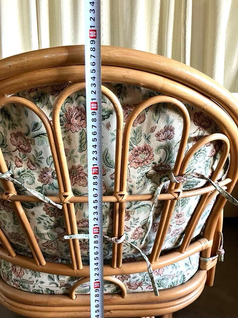 《座面が広い》ラタン 回転椅子　花柄クッション