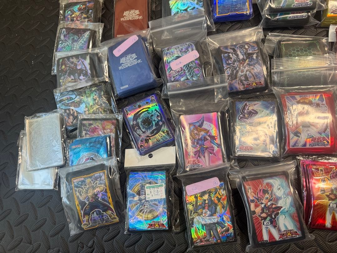 も*じ様 遊戯王　開封済み　スリーブ　引退　ハモン　十代　竜の紋章　初期　銀河眼