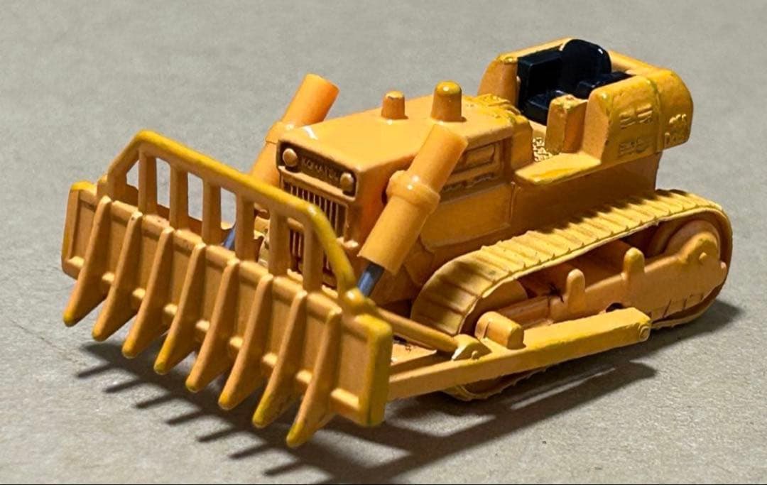 トミカ 小松 D65A レーキドーザ - メルカリ