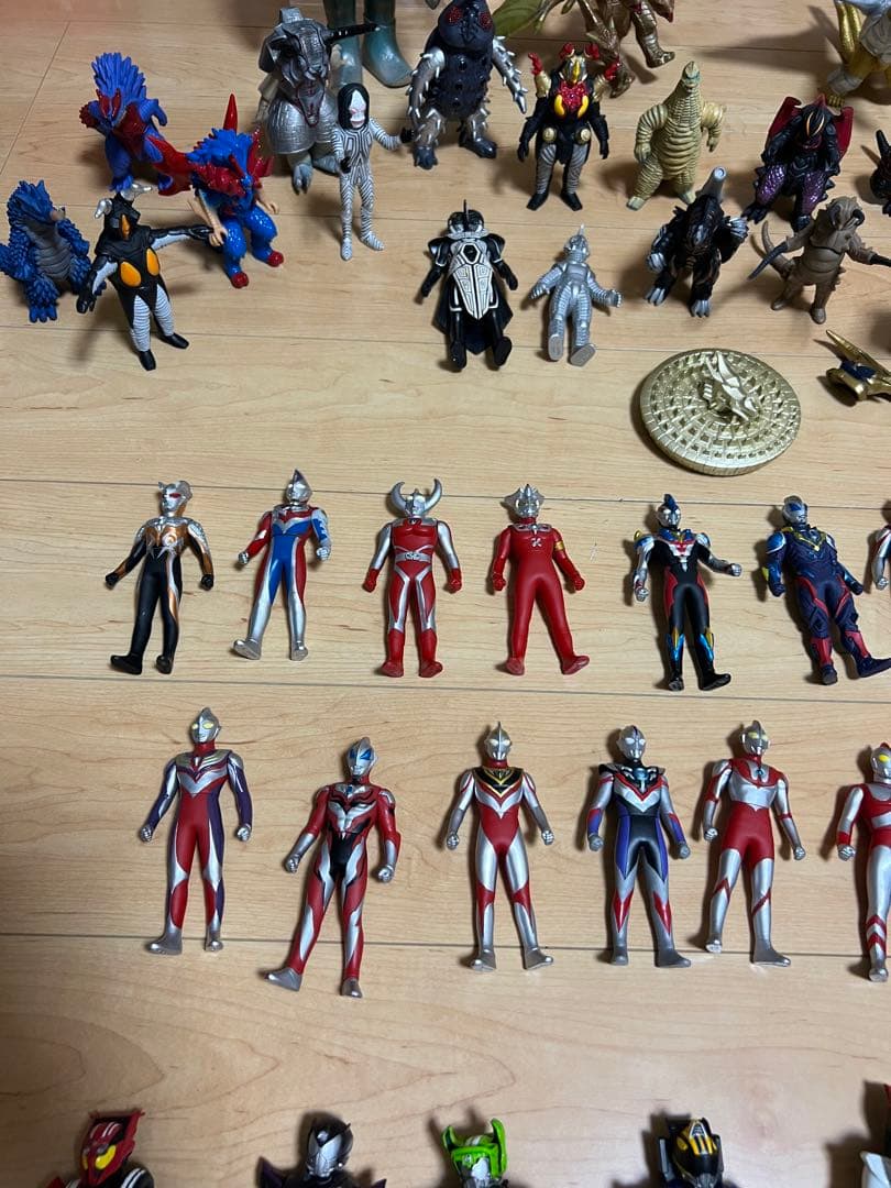 ウルトラマンソフビ、ガメラ、キングギドラ、バルタン星人カネゴン（レトロ）1989