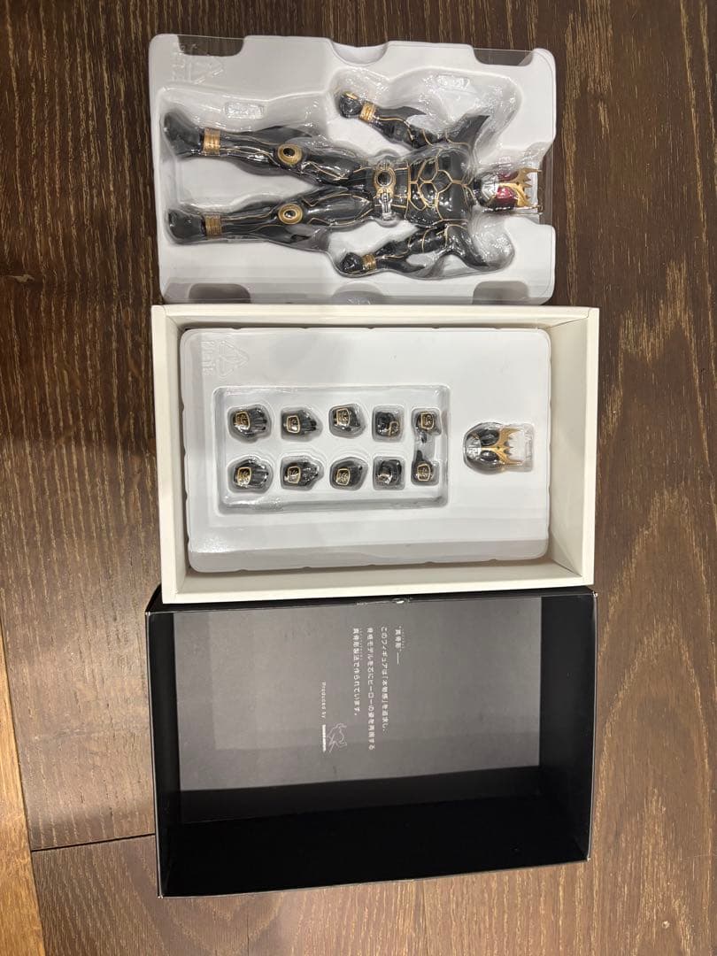 真骨彫　仮面ライダークウガ アルティメットフォーム　ン・ダグバ・ゼバ　セット