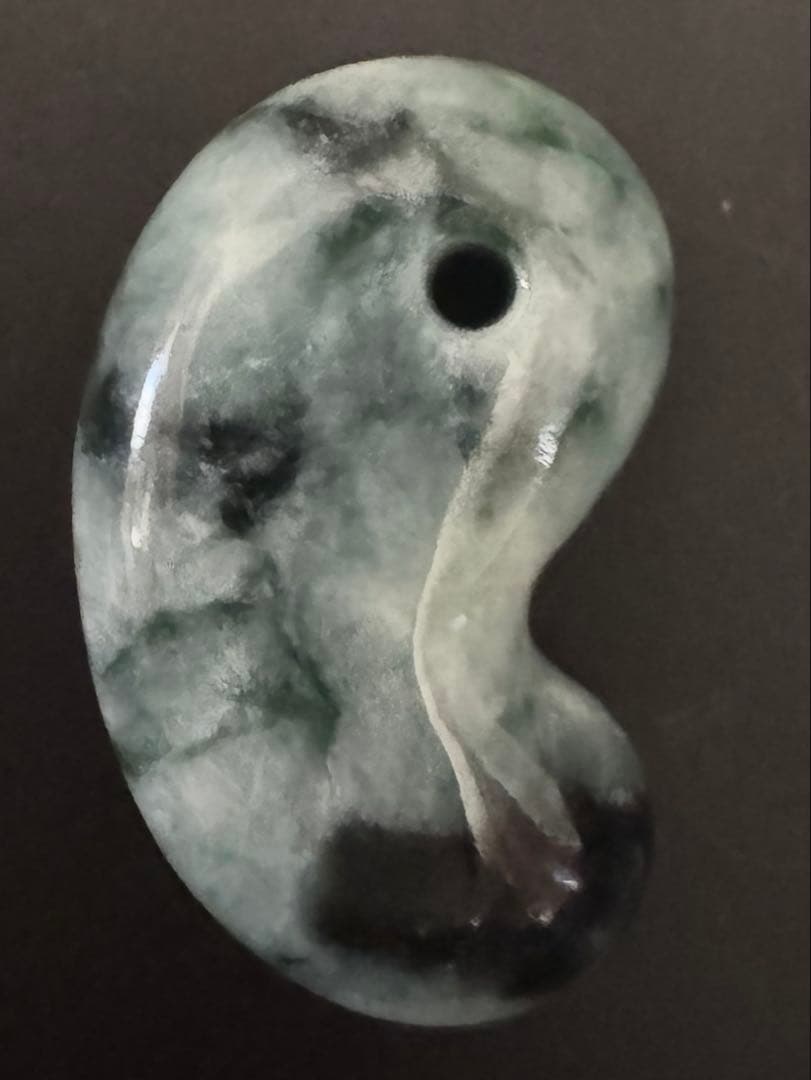 【糸魚川翡翠】勾玉