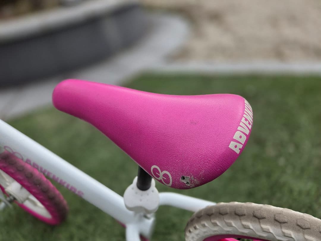 ADVENKIDS バランスバイク ホワイト・ピンク - メルカリ