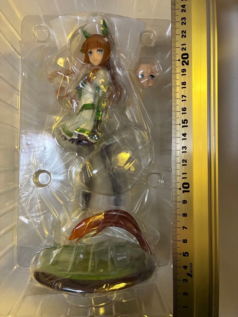 サイレンススズカフィギュア ウマ娘　Lucrea