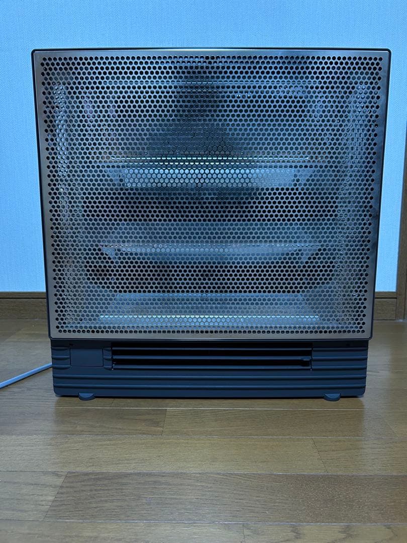 DAIKIN セラミックファンヒーター WRH134AS-H 速暖＆安全性の高い輻射式のスポット暖房！ 遠赤外線と温風で暖める