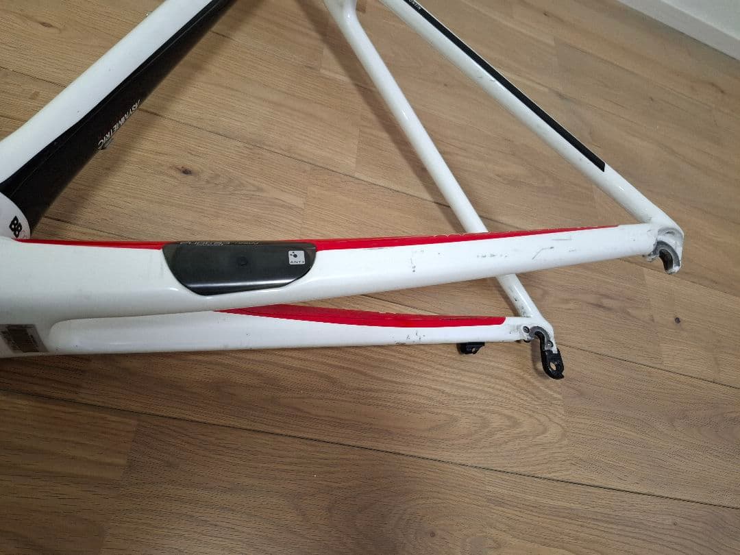 ま*ろ様 TREK MADONE4.5 フレームセット カーボンフレーム 56サ