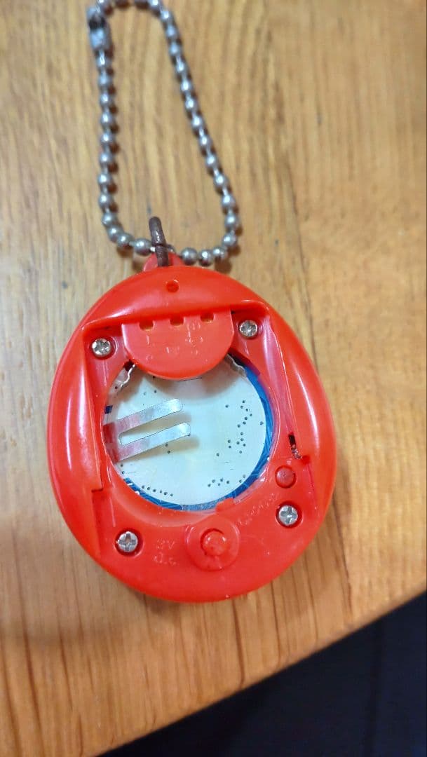 バンダイ たまごっち 開運　赤