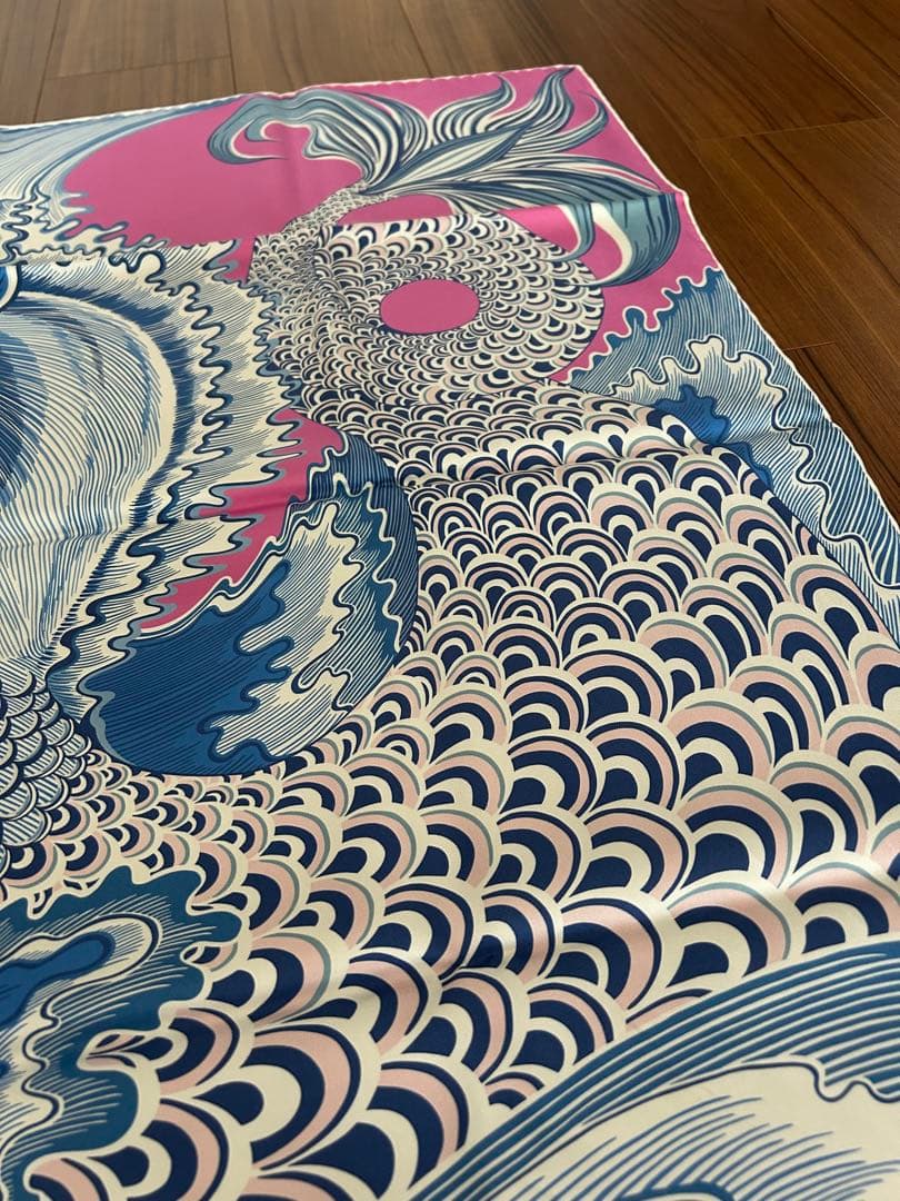 エルメス　カレ90ダブルフェイス《シュヴァル・シレーヌ》