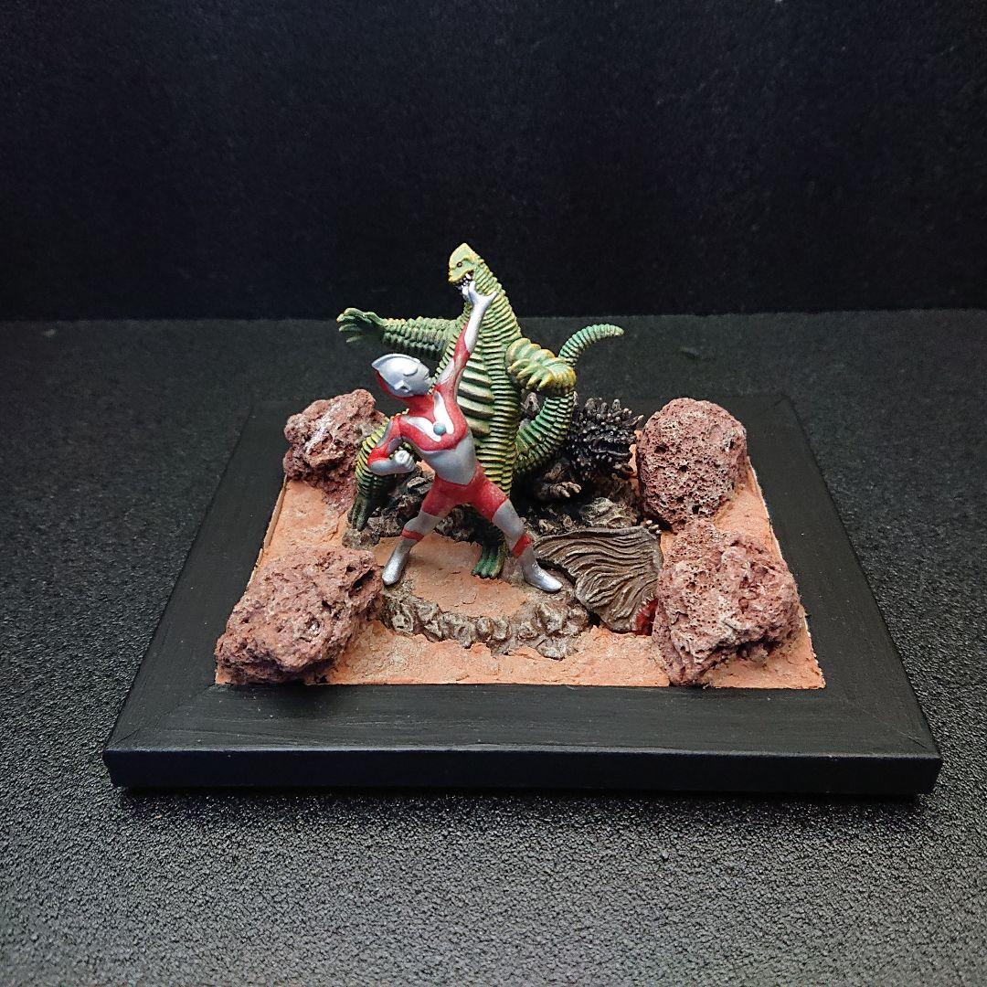 ウルトラマン対レッドキング ミニジオラマ - メルカリ