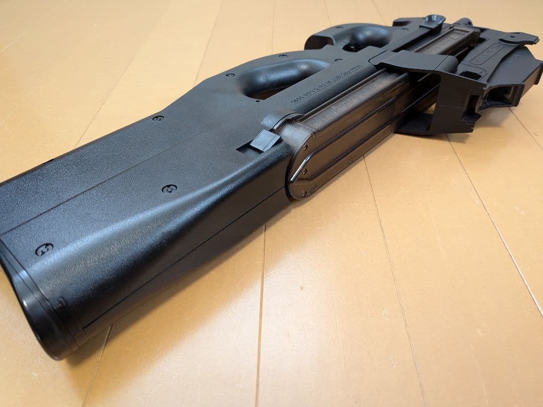 マルイ　p90 電動ガン　多弾数マガジン付