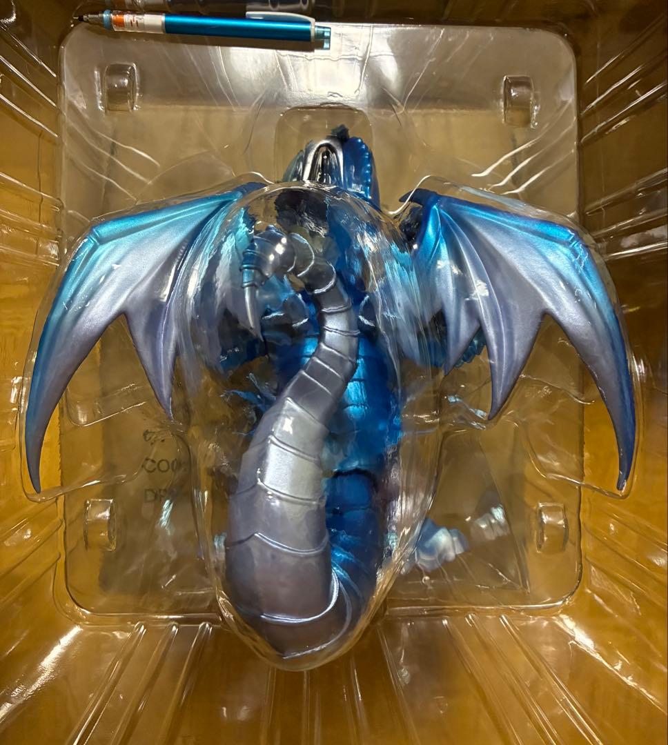 遊戯王 青眼の究極龍 ビッグサイズフィギュア 海外限定販売品 - メルカリ