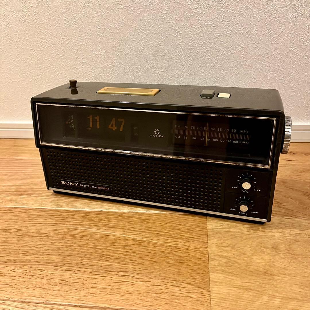 昭和レトロ】SONY(ソニー)TFM-C400 AM/FMラジオ＋パタパタ時計 - メルカリ