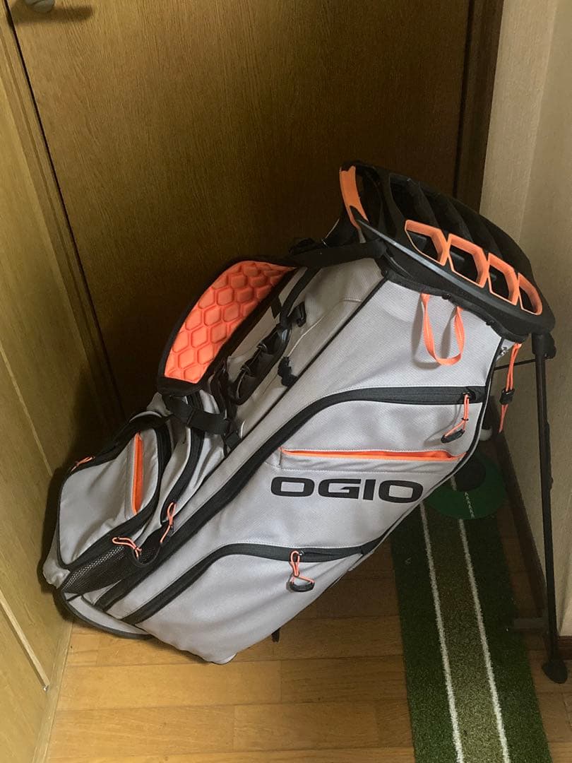 OGIO オジオ　ゴルフバッグ・キャディバッグ グレー/オレンジ オジオ ゴルフ キャディバッグ スタンド型 4分割 9.5型 47インチ