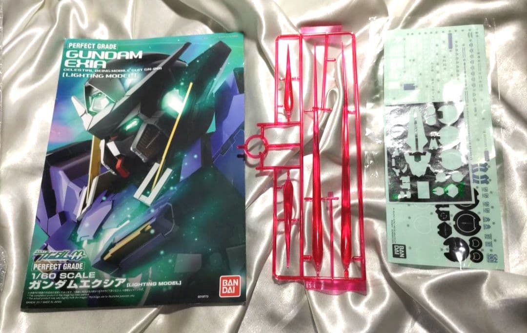 PG 1/60 ガンダムエクシア (LIGHTING MODEL)組立済LED付