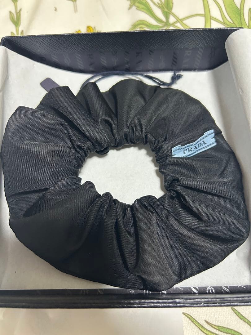 27日23時まで値下げ 新品未使用『PRADA』シュシュ ブラック