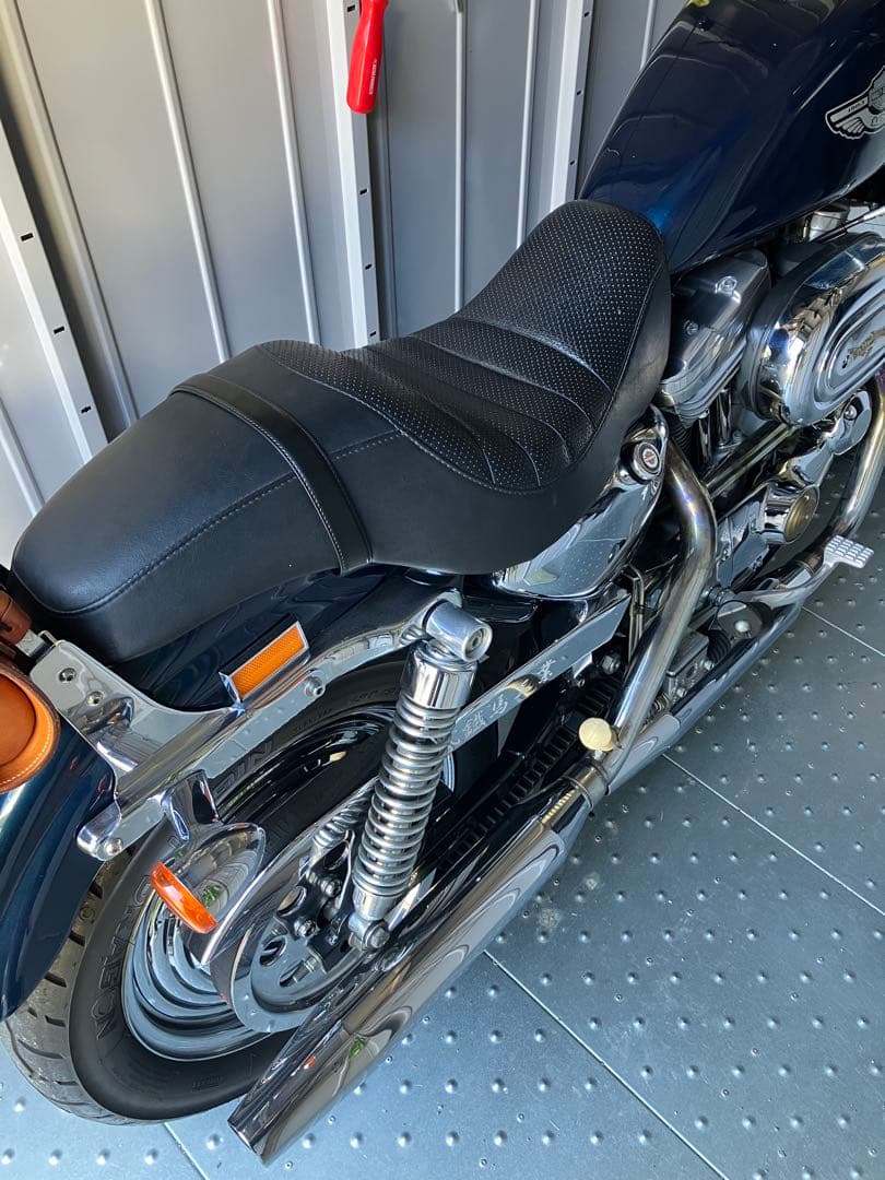 スポーツスターXLH883R 純正シート リジスポ - メルカリ