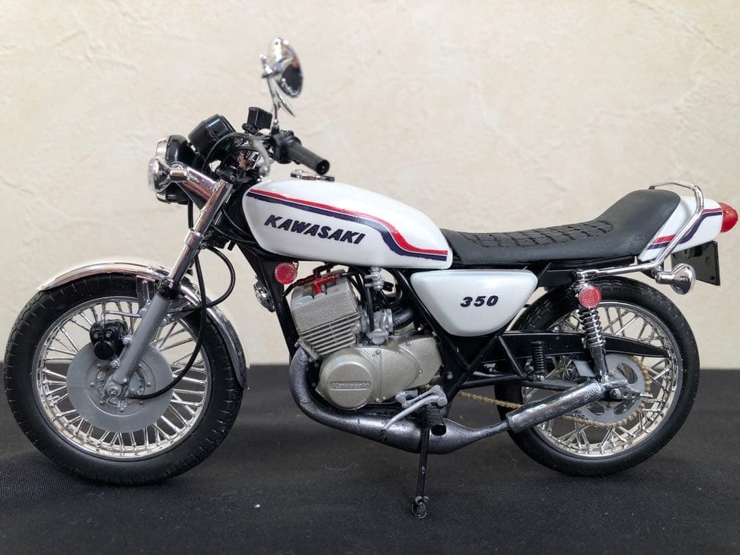 カワサキKH400・特攻の拓-爆音小僧-真嶋秋生風カスタムプラモデル/ケース付き