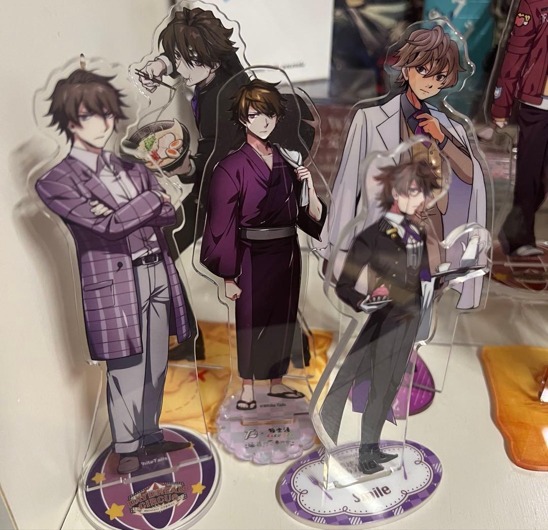 ワイテルズ スマイル アクリルスタンド セット - メルカリ