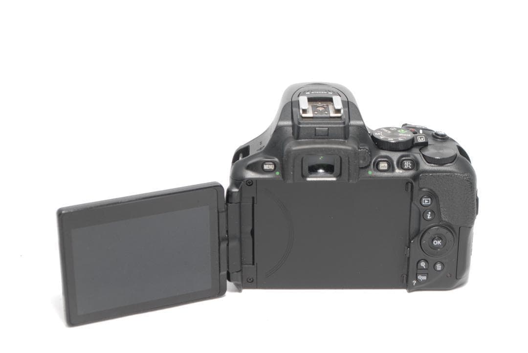 ✨Nikon D5600✨美品✨ショット数2,904✨初心者向け✨一眼レフ