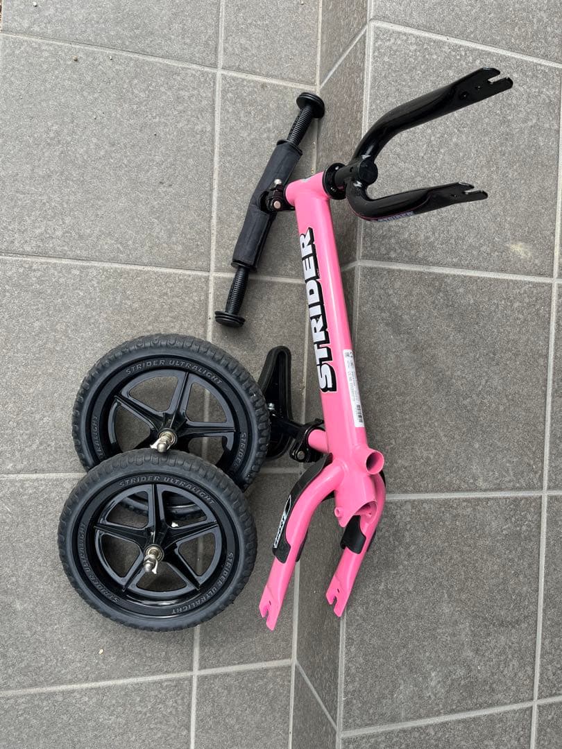 ストライダー スポーツモデル 12インチ ピンク - メルカリ