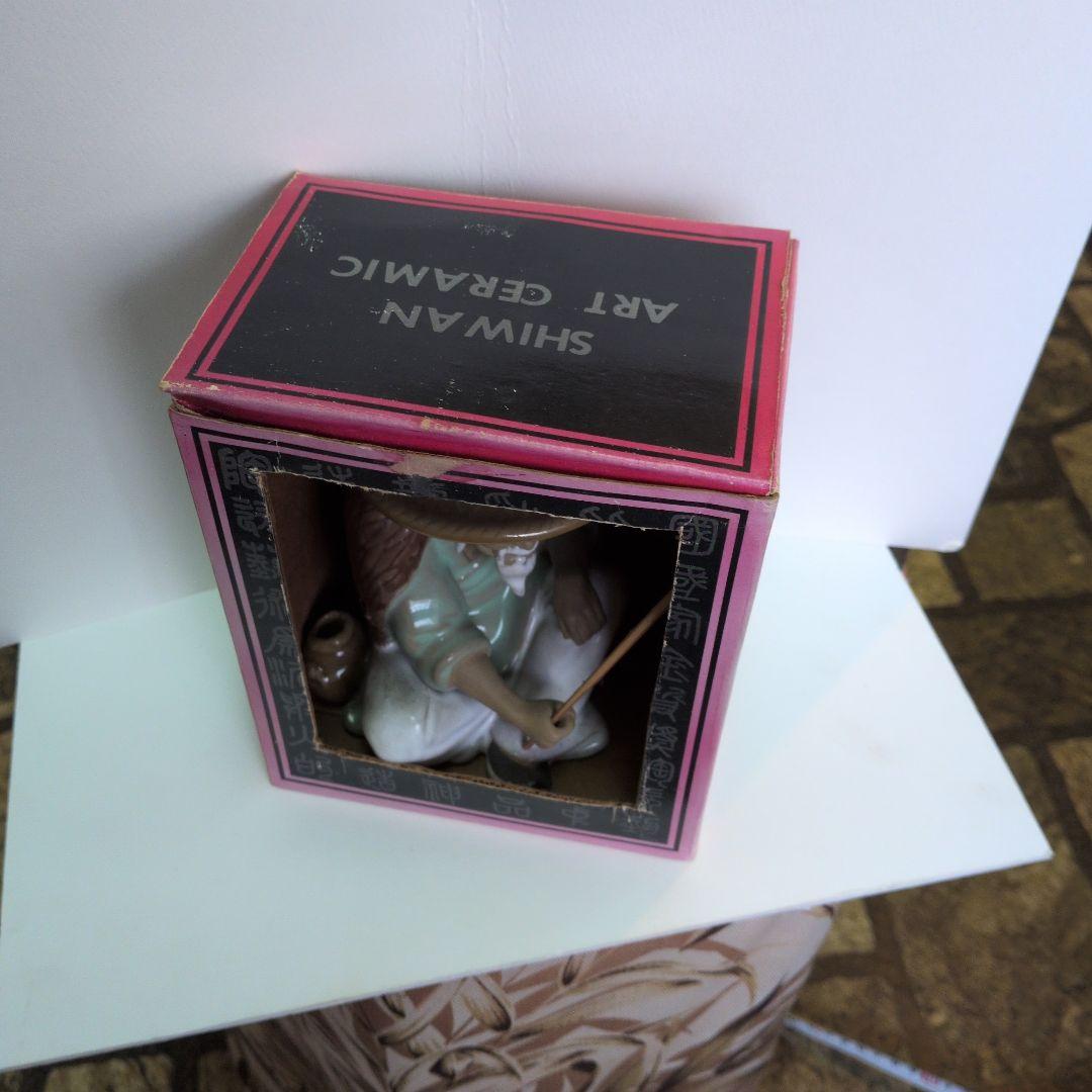 石湾陶器の釣り人の置物 中国広東省 - メルカリ