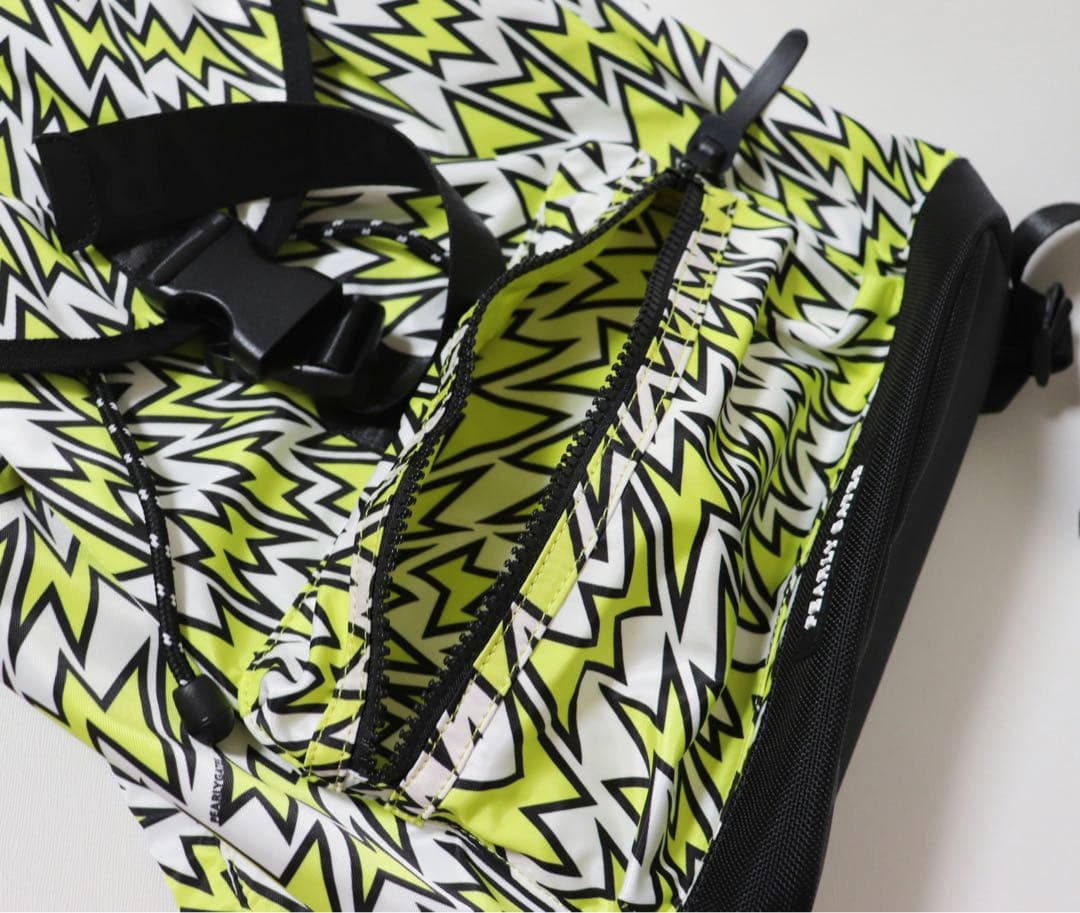 《パーリーゲイツ》新品 ユニセックス ハードエレキ柄リュック バックパック