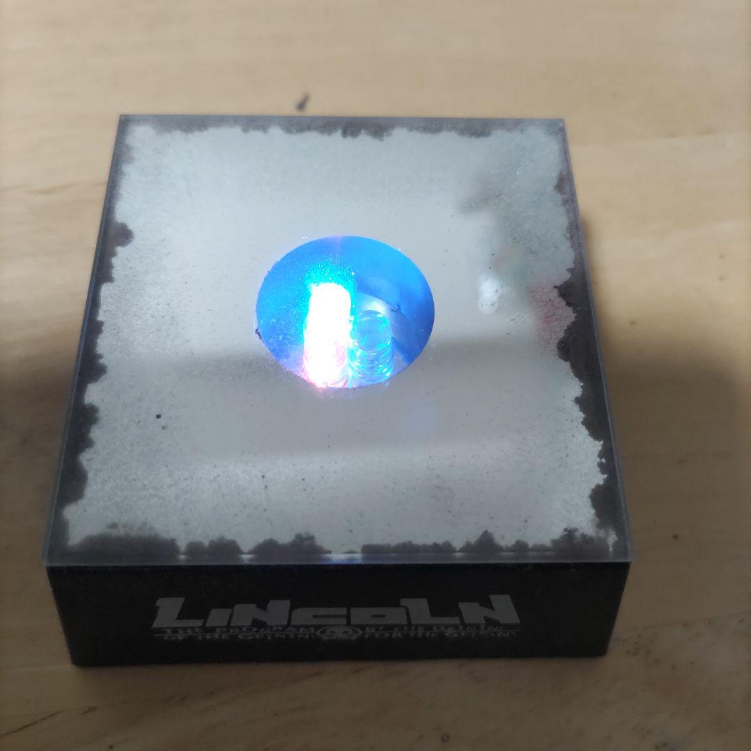 販売終了品　レア商品　LINCOLN クリスタルフィギュア LED付き