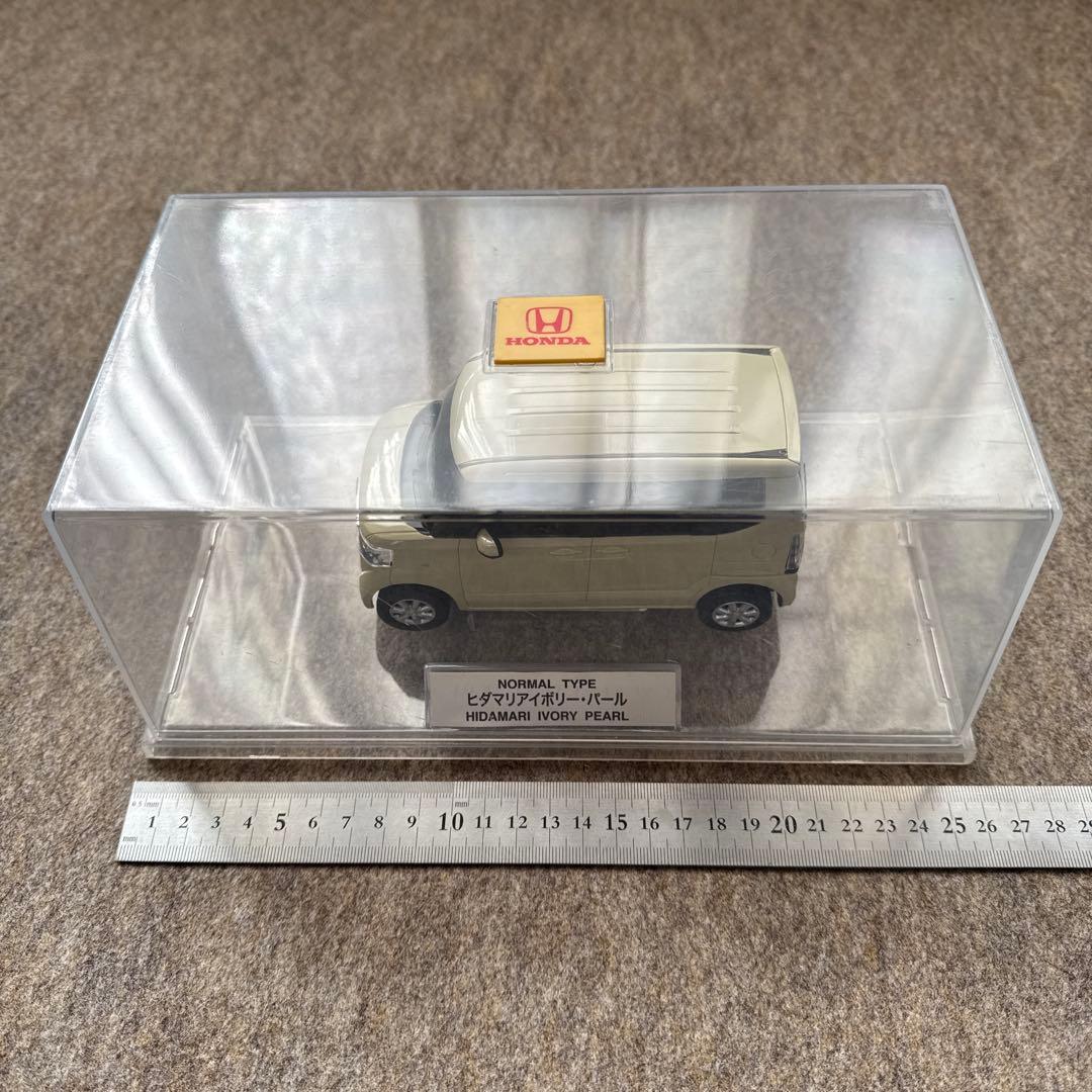 HONDA N-BOX ヒダマリアイボリー・パール 模型