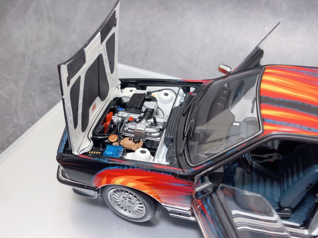 BMW特注 1/18 Art Car BMW 635 CSi (E24)