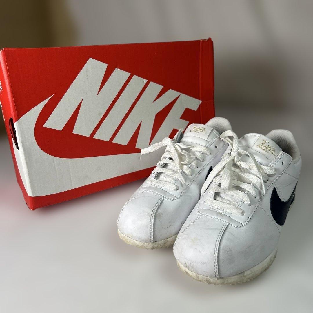 sk/2.22/5】Nike ホワイト/ネイビー スニーカー - メルカリ