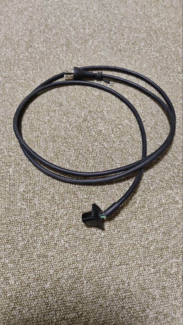 Apple Mac Pro (ブラック) 本体と電源ケーブル - メルカリ