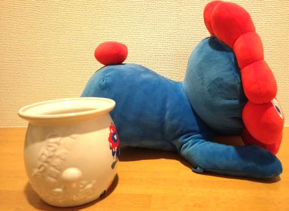 ミャクミャク　這い型　Lサイズ　ぬいぐるみ　推しカラー　黄緑　壺　黒ミャクミャク