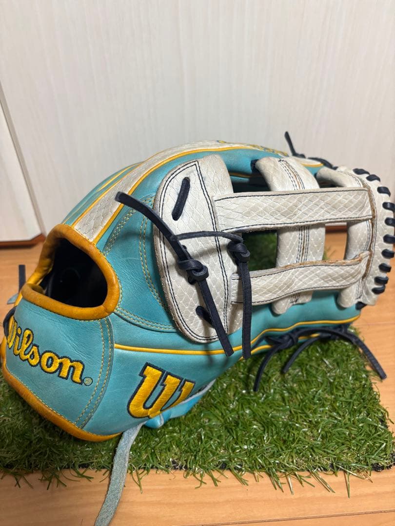 アメリカ限定　日本未発売　硬式用　A2000 ウィルソン　外野手　コユニ ウィルソン Wilson 超限定MLBウイルソン A2000 硬式用グラブ 外野手用