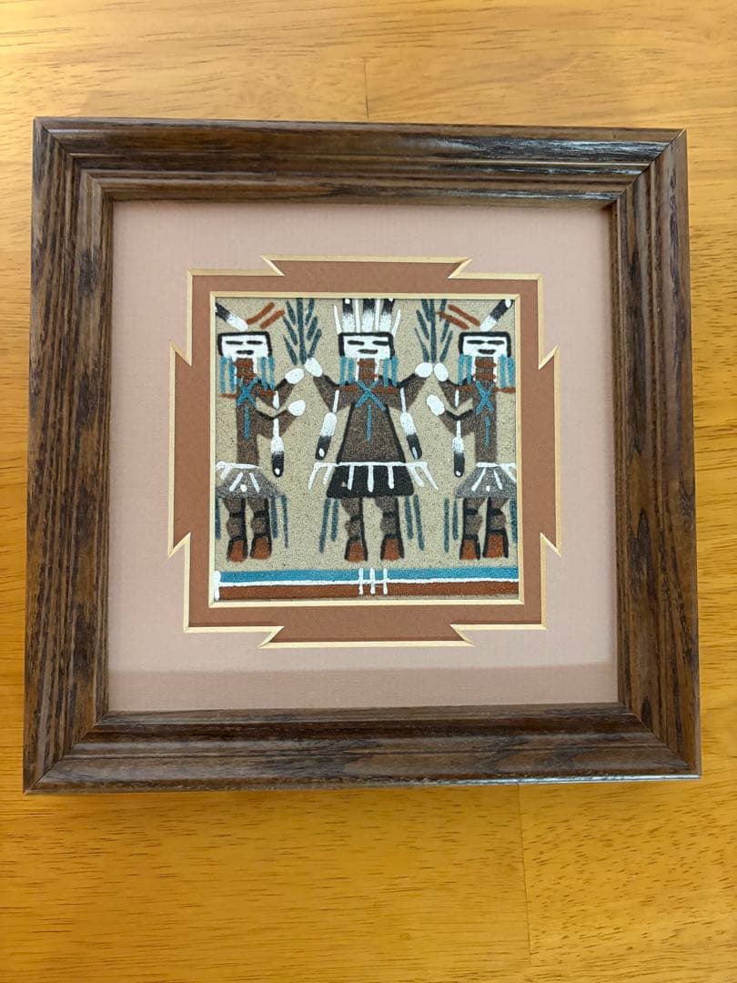 ネイティブ・アメリカンのナバホ族による「サンドペイント（砂絵）」の