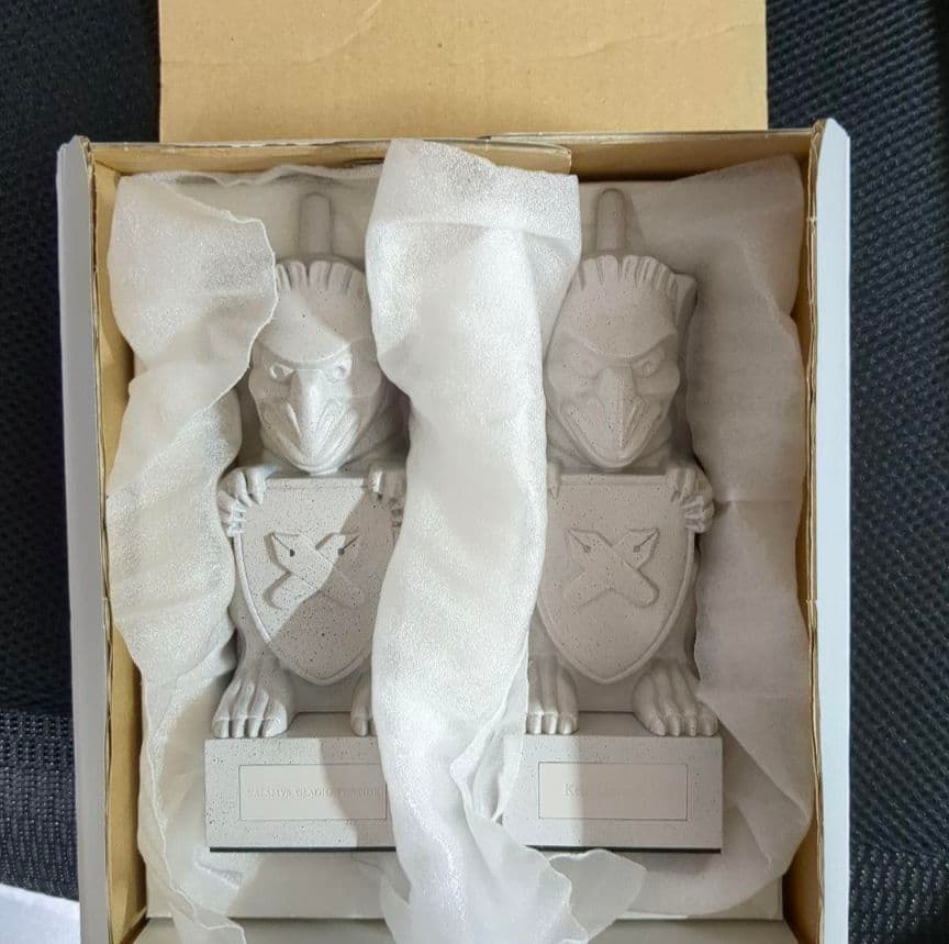 慶應義塾ユニコーンブックエンド2本セット - メルカリ