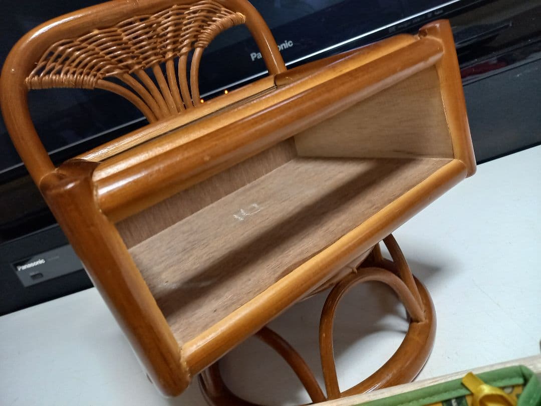 非売品　メナード　ノベルティ　ラタン　ガラス　ディスプレイ　ケース　美品