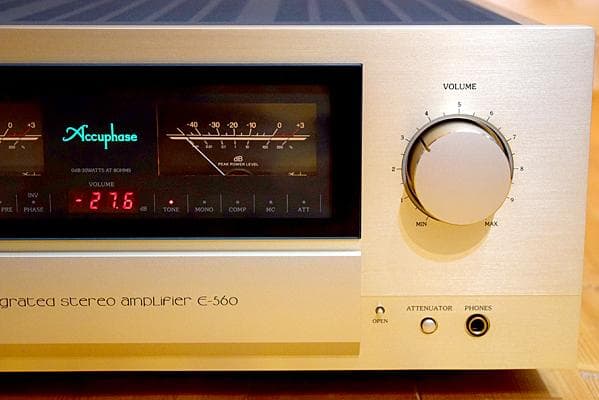 a*o様 ACCUPHASE E-560 純A級 ハイエンド 元箱発送 アキュフ - メルカリ