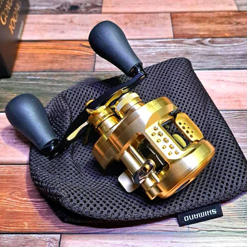 美品】 21カルカッタコンクエスト100HG カスタムDRT バリアルハンドル