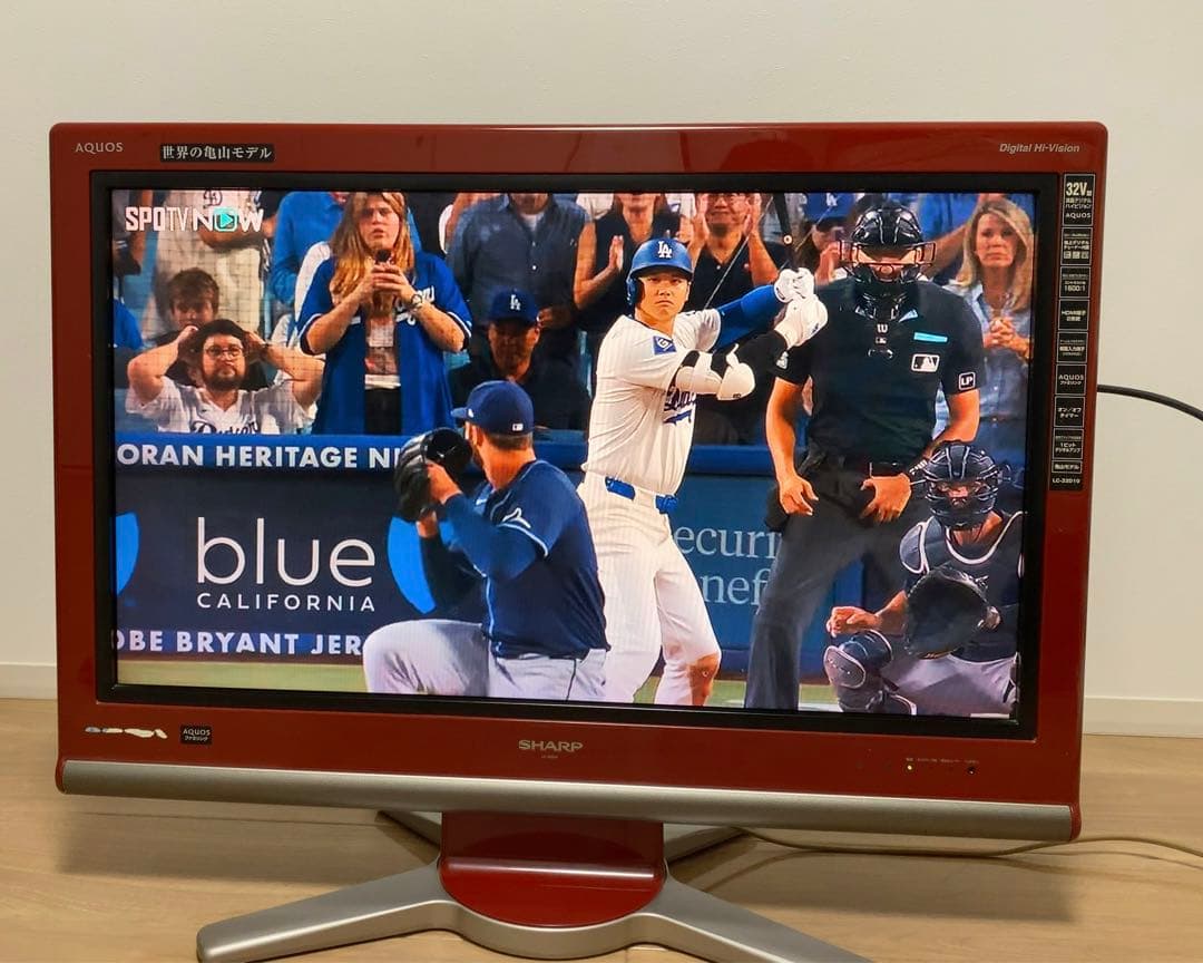 SHARP AQUOS 32型テレビ 赤 - メルカリ