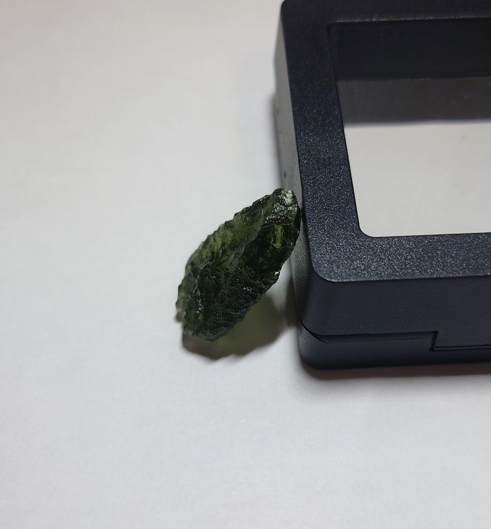 モルダバイト 3.2g 　標本ケース付き　インパクトガラス