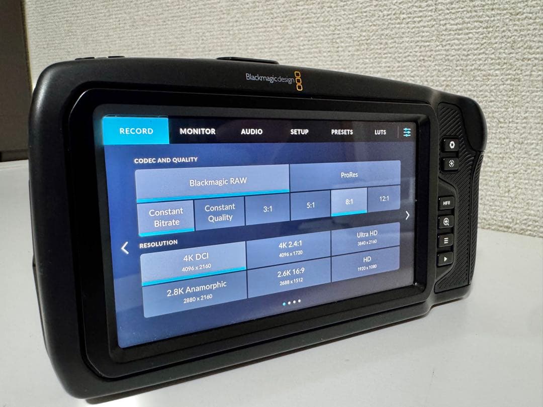 BMPCC4K + SmallRig+ Olympus 14-42mmレンズ付 - メルカリ