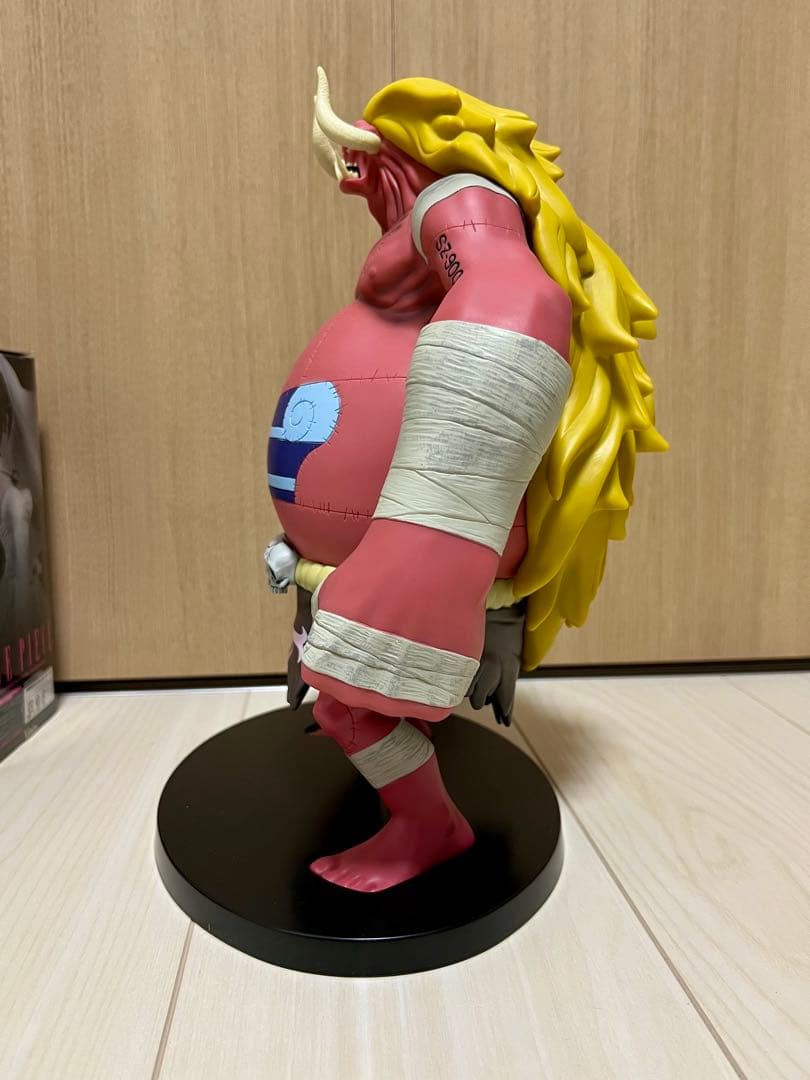1/144 WORLD SCALE ONEPIECE オーズ　造形王　ナミ
