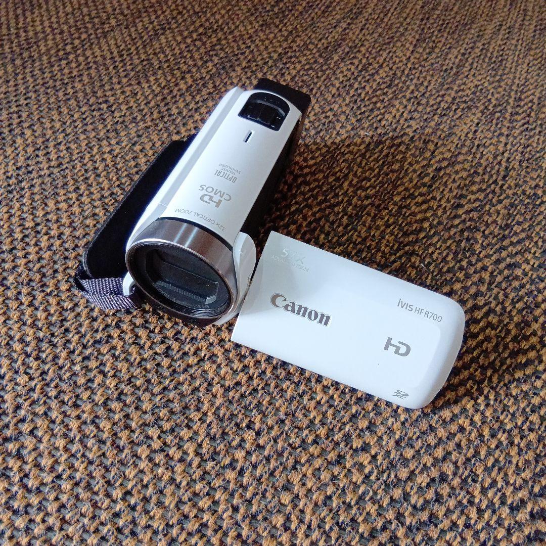 Canon iVIS HF R700 ビデオカメラ本体（ケース、三脚付き） Canon iVIS HF R700 本体 おまけ一脚サービス - メルカリ