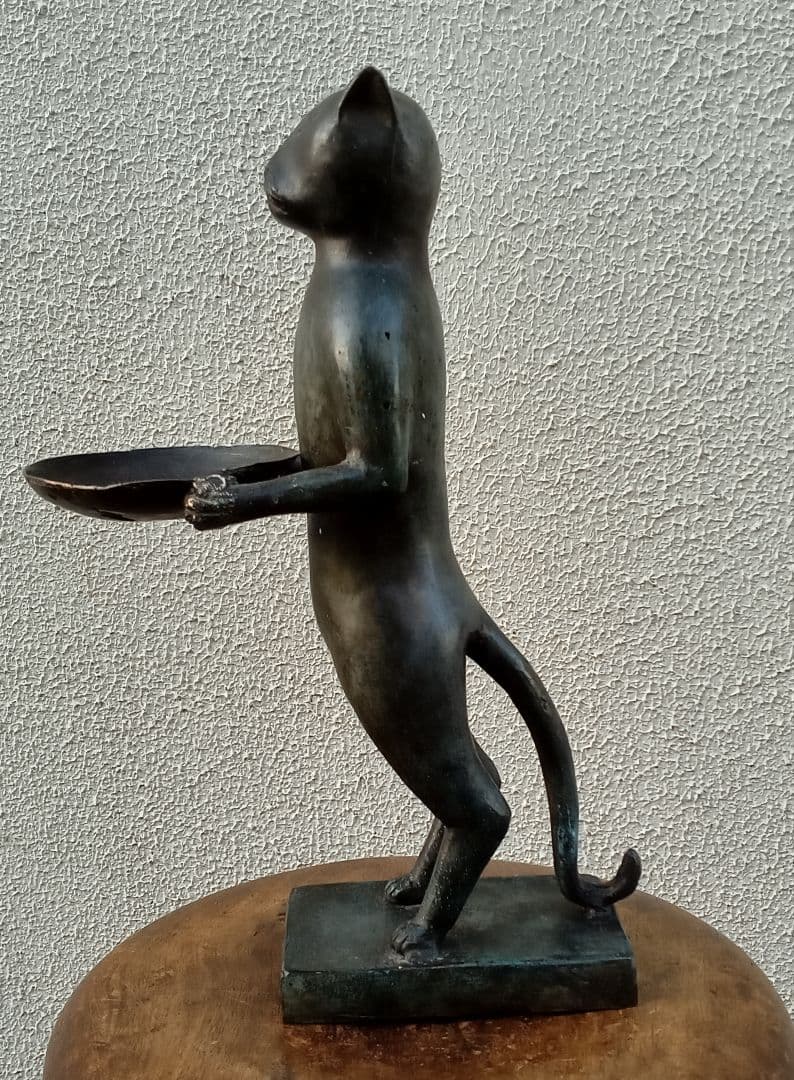 バリ島皿持ち猫 金属製 - メルカリ